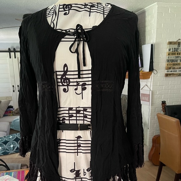 🎼 Black & White Dress 🎼 - Picture 1 of 5